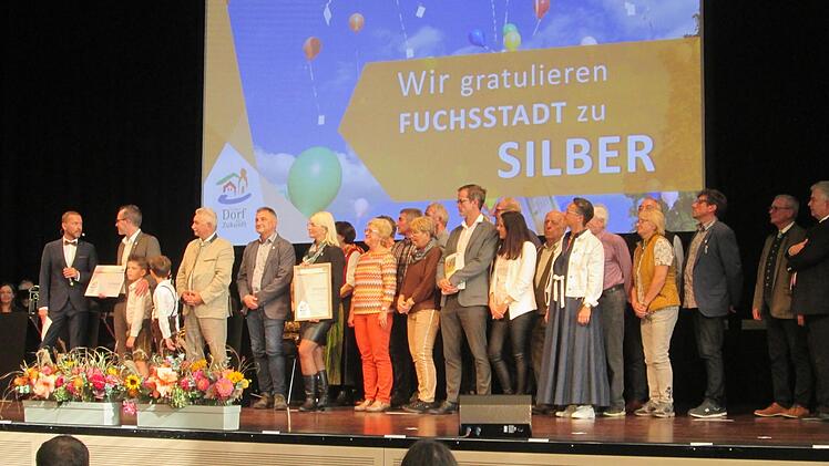Bei der Abschlussfeier in Veitshöchheim Foto: Winfried Ehling