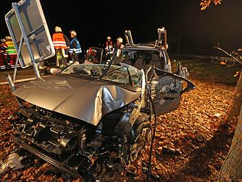 Bei einem Unfall am Dienstagabend bei Ebensfeld ist ein 45-Jähriger schwer verletzt worden. Foto: News5/Herse