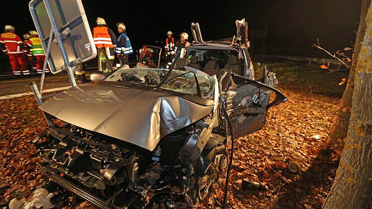 Bei einem Unfall am Dienstagabend bei Ebensfeld ist ein 45-Jähriger schwer verletzt worden. Foto: News5/Herse