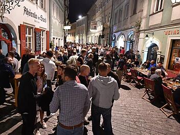Anwohner berichten von Problemen mit rücksichtslosen Nachtschwärmern. Ein schwelender Konflikt, der vor allem auf den "Sauftourismus" zurückgeführt wird. Die Gastronomen sind bereits um Rücksichtnahme bemüht, stoßen aber an ihre Grenzen.  Foto: Ronald Rinklef/Archiv