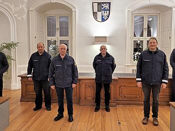 Langjährige Mitglieder der Sicherheitswacht wurden geehrt; im Bild (von links) Oberbürgermeister Ingo Lehmann, Markus Winkler, Werner Agly, Gerhard Böhnisch, Jörg Angermann und Peter Hübner von der Polizeiinspektion Kulmbach