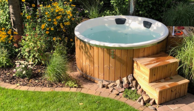 Loocone Hottubs & weitere Produkte 2411