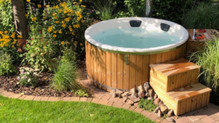 Loocone Hottubs & weitere Produkte 2411