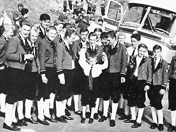Zwischenstopp der Knabenkapelle bei einem Ausflug in die Berge Fotos: privat
