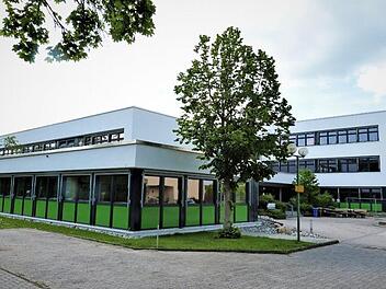 Die energetische Sanierung der Verbandsschule Neuenmarkt ist weitgehend abgeschlossen. Insgesamt wurden dafür 1,7 Millionen Euro aufgewendet. Ohne staatliche Förderung wäre das Projekt nicht möglich gewesen. Foto: Werner Reißaus