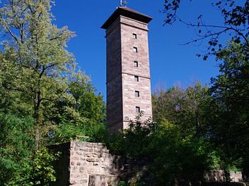 Zirndorf: Aussichtsturm Alte Veste wieder geöffnet - nach mehreren Monaten Zirndorf: Aussichtsturm Alte Veste wieder geöffnet - nach mehreren Monaten
