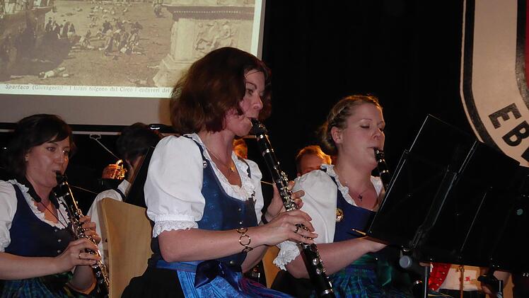 Die  Klarinetten Carina Rauh (von links), Sandra Strobel und Sabine Rüger. Foto: Elisabeth Mehn