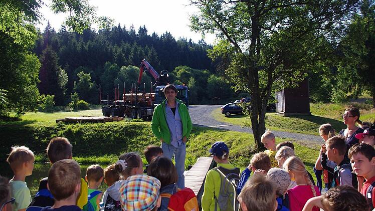 Hausleiter Michael Hennings erzählte aus der Geschichte der Effelter Mühle. Foto: Heike Schülein