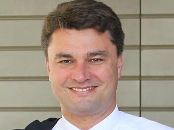 Andreas Pöhlmann steht seit Juli 2014 an der Spitze der Sparkasse Hochfranken. Seine Banklehre absolvierte er bei der Sparkasse in Kulmbach. Foto: privat