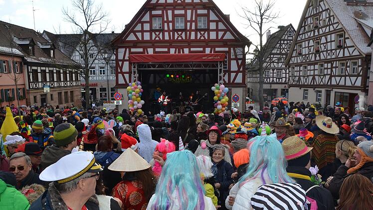Die Bühne stand diesmal am alten Rathaus, wie beim Altstadtfest.