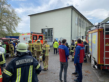 An der Mainschleuse bei Limbach (Landkreis Ha&szlig;berge) ist es am Mittwoch, 19.05.2021, zu einem schweren Arbeitsunfall gekommen. Ein Mann st&uuml;rzte von einem Ger&uuml;st in die Tiefe und prallte auf den Betonboden.