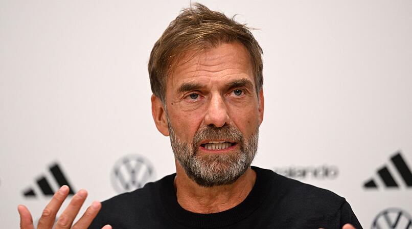 Fu&szlig;ball-Nationalmannschaft: Pressekonferenz