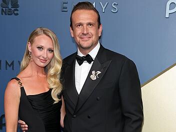 Kayla Radomski und Jason Segel Tänzerin Kayla Radomski und Schauspieler Jason Segel haben geheiratet.
