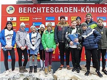 Die erfolgreichen Rodler der Maximilian-von-Welsch-Realschule Kronach mit (von links) Vanessa Pein, Carina Mayer, Marie Kraus, Vivien Vogt, Ronja Renk, Emil Ebertsch, Jastin Bauer, Samuel Tom Ströhlein, Kraus, Nino Perkowski und Nils Bär Fotos: privat