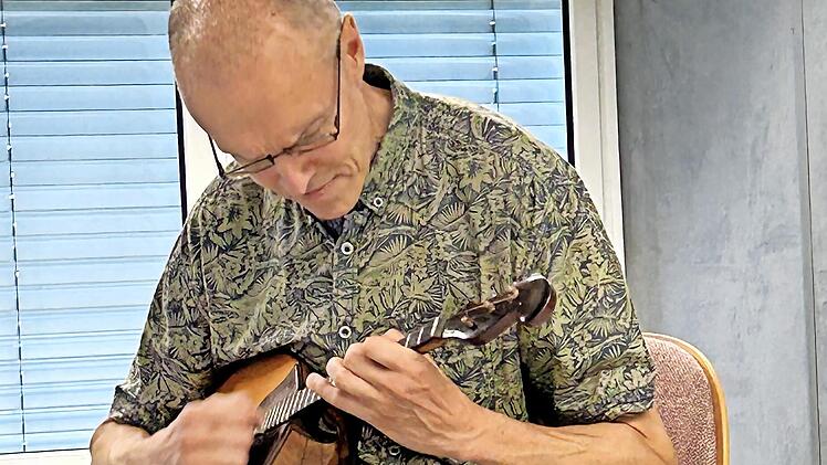 Vladimir Vinogradow gastierte mit seiner Domra im Kurstift.