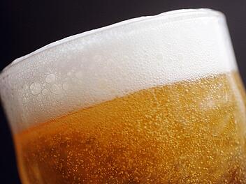 Das Bier spielt in Franken eine große Rolle. Doch früher sah es mit dem Brauen ganz anders aus als heute - auch in Kronach. Symbolbild: dpa