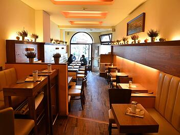 Das Cafe Cador am Obstmarkt 4. Fotos: Ronald Rinklef