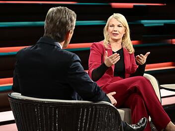 Annett Meiritz, Journalistin und jahrelange US-Korrespondentin des "Handelsblatts" warnte bei Lanz vor einer "Entwarnung".