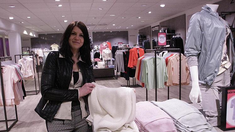 Auf 265 Quadratmetern Fläche präsentiert Kapalua Damenmode in der Forchheimer Fußgängerzone. Foto: Josef Hofbauer