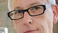 Ernst Stumpf, Winzerkeller Sommerach: Der Winzer aus Sommerach präsentiert die Weine der Ortsgenossenschaft zum zweiten Mal auf dem Genussgipfel in Bad Kissingen. "Wir haben letztes Jahr einige Neukunden gewonnen", berichtet er. "Wir hoffen, dass dieses Jahr auch wieder der eine oder andere zugreift." Stumpf schätzt die Atmosphäre der Messe. "Hier werden hochwertige Produkte ausgestellt. Das wird von dem Fachpublikum auch honoriert", sagt er.