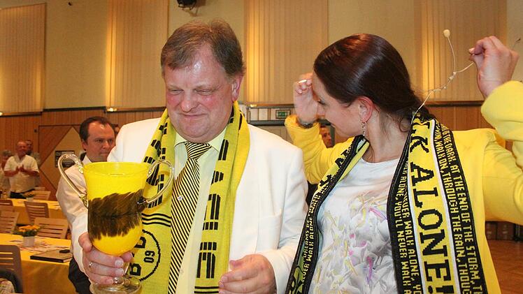Applaus für die Erfolgsgechichte in Gelb-Schwarz: Carl-August Heinz und seine Tochter Carletta. Foto: Veronika Schadeck