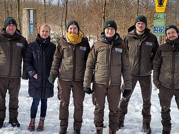 Freuen sich auf ihren Einsatz im Biosph&auml;renreservat: (von links) Andr&eacute; Schnatz, Ulrike Sofsky, Zarah Greiner, Lara-Sophie Saul, Lorenz Wenzel und Florian Essel.  Foto: Nadja Moalem