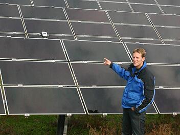 Mario Münch möchte zusammen mit der Bürger-Energie ProRegion eine Photovoltaik-Freilandanlage bei Knellendorf errichten. Foto: Archiv/Alexander Löffler