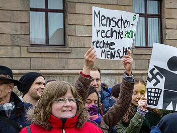 Schon in Schweinfurt stieß "Schweinfurt wehrt sich" auf Widerstand von Bürgern. Foto: Lamber