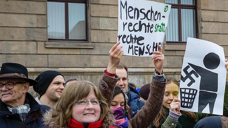 Schon in Schweinfurt stieß "Schweinfurt wehrt sich" auf Widerstand von Bürgern. Foto: Lamber