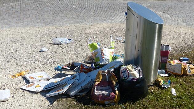 Zu viel M&uuml;ll und zu wenige M&uuml;lleimer - so lautet das Fazit des Bardentreffens 2019 in N&uuml;rnberg. Symbolfoto: Hans/pixabay.com