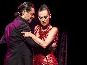 Nicole Nau und Luis Pereyra zeigen den Tano Argentino im Kurtheater.  Foto: Brando