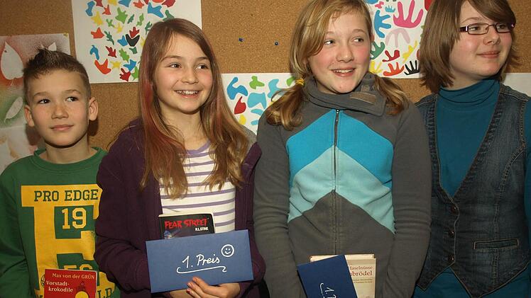 Sie haben am besten vorgelesen (von links): Florian Schwenger, Vivien Beck, Emely Witte und Jasmin Winzig.  Foto: Stefan Geiger