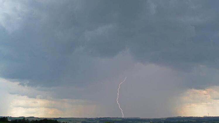 Die Gewitterzelle über dem Landkreis Bayreuth. Foto: infrankenpix-User FloMue
