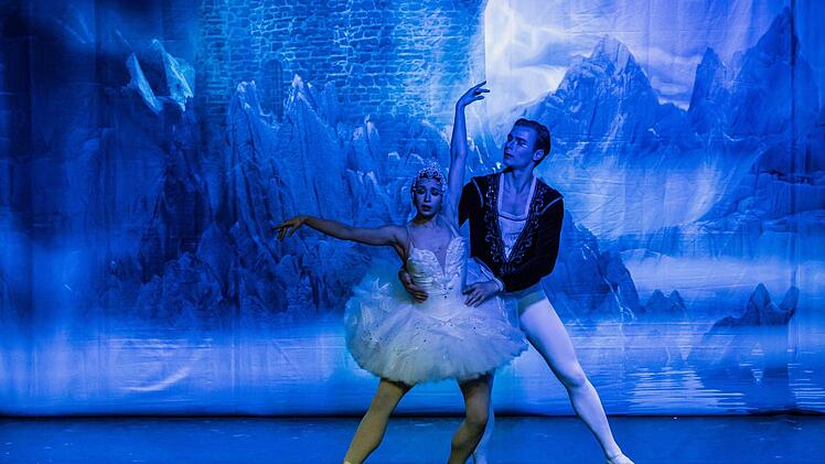 Märchen-Ballett mit Happy End: Tschaikowskys "Schwanensee, getanzt vom Russischen Staatsballett, beeindruckte die Besucher im Kongresshaus.Foto: Jochen Berger