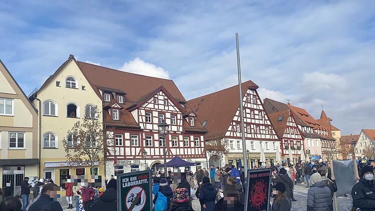 Querdenker-Bewegung demonstriert erneut in Lauf