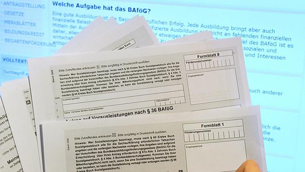 Haben Sie schon mal einen Bafög-Antrag ausgefüllt? Das ist der Hammer. Foto: Marcus Brandt/dpa