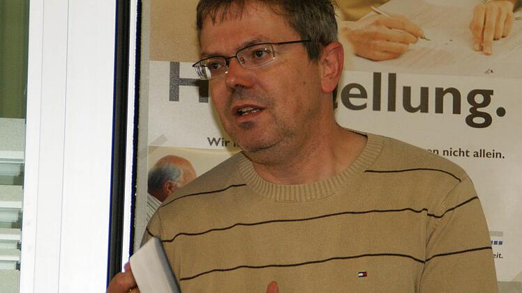 Winfried Schorb bei seinem Vortrag in Haßfurt Foto: Sabine Weinbeer