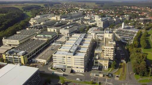 Die Firmenzentrale bildet heute in Herzogenaurach fast einen eigenen Stadtteil. Foto: News5/Grundmann