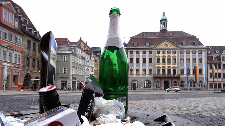 So sah es am Neujahrsmorgen auf dem Coburg Marktplatz aus.Foto: Jochen Berger