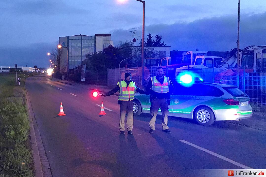 Explosionsgefahr nach Gasaustritt  - Teile von FŸrth-Steinach abgesperrt - Anwohner evakuiert