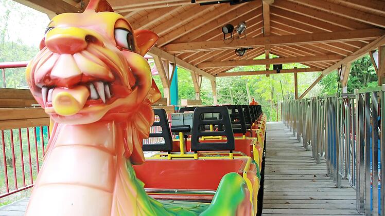 Langes Gesicht statt voller Sitze: Vor dem 19. April geht nichts im Erlebnispark Schloss Thurn.