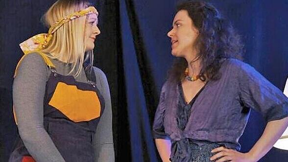 Szene aus dem Theaterstück „Im Spiegel der Vergangenheit“.