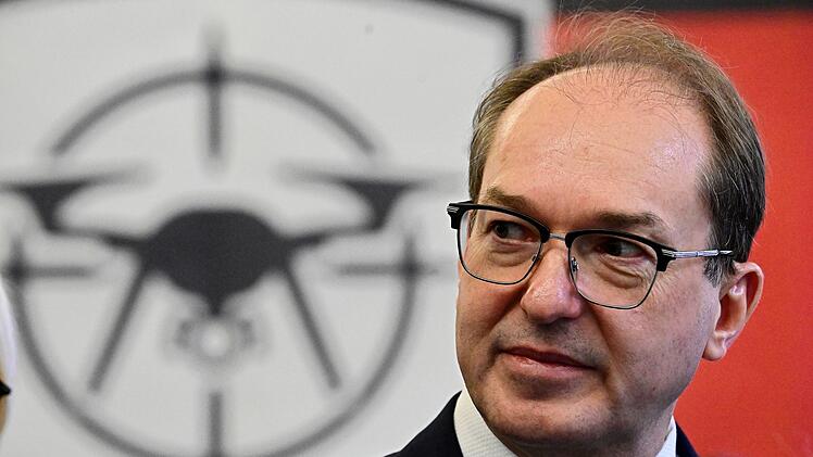 Er&ouml;ffnung des Drohnenabwehrzentrums mit Dobrindt