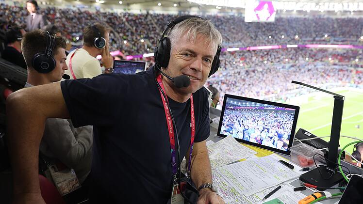 Tom Bartels ist auch bei der Fu&szlig;ball-Weltmeisterschaft 2026 als Kommentator im Einsatz.