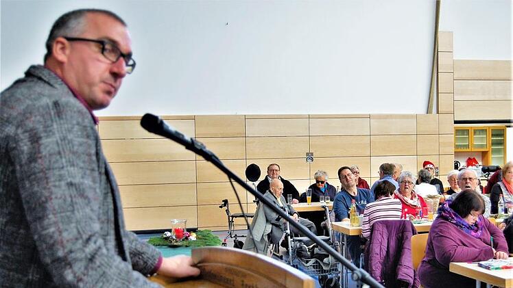 Bad Bocklets Bürgermeister Andreas Sandwall dankte in seinem Grußwort allen Helfern für ihren ehrenamtlichen Einsatz. Sigismund von Dobschütz