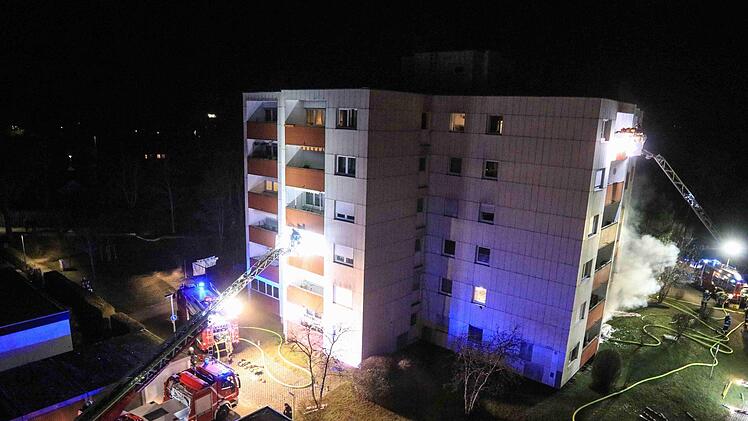 78 Menschen wohnten in diesem  Haus in der Schlesienstraße, in dessen Keller ein Brand gelegt worden war.Archivbild: News5/Merzbach