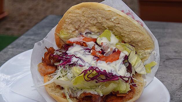 Ein Döner ist eine leckere, schnelle Mahlzeit.