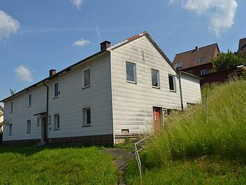 Die Tage dieses Gebäudes in der Gründer Straße 25 in Weißenbrunn sind gezählt. Es ist den Abriss freigegeben. K.- H. Hofmann