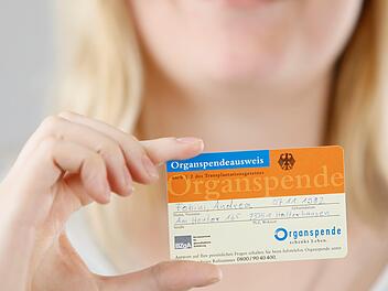 Heinz Neuner und seine Familie sind sicher: Den Organspendeausweis sollte jeder besitzen.privat