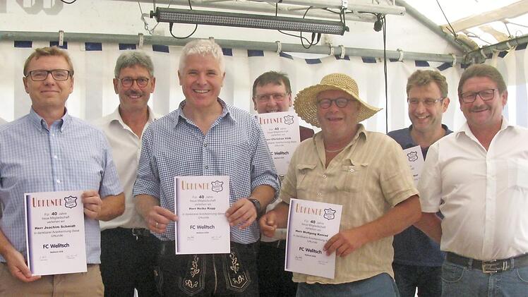 Sie wurden für 40- jährige Treue zum FC Welitsch geehrt.